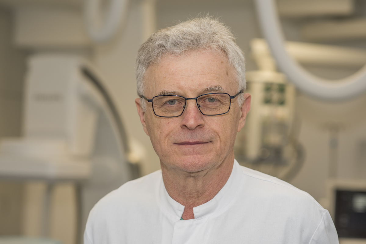 Prof. László Solymosi etabliert die Neuroradiologie als eigenen Bereich am Uni-Klinikum Bonn (©Rolf Müller/UK Bonn)